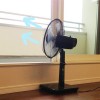扇風機　外に向ける　涼しい